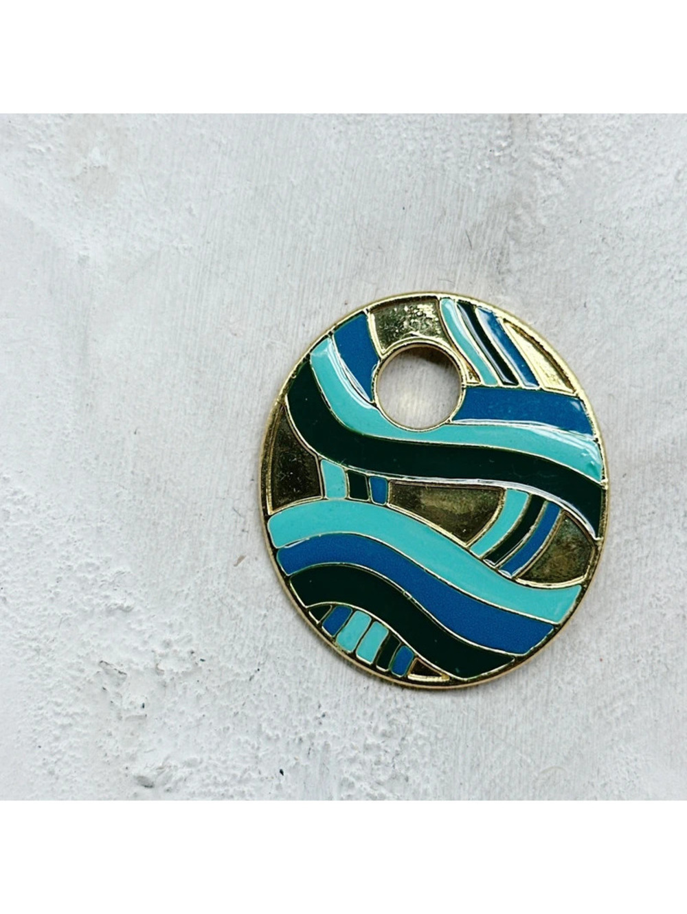 1384mc. Mint Green Enamel pendant Goldtone